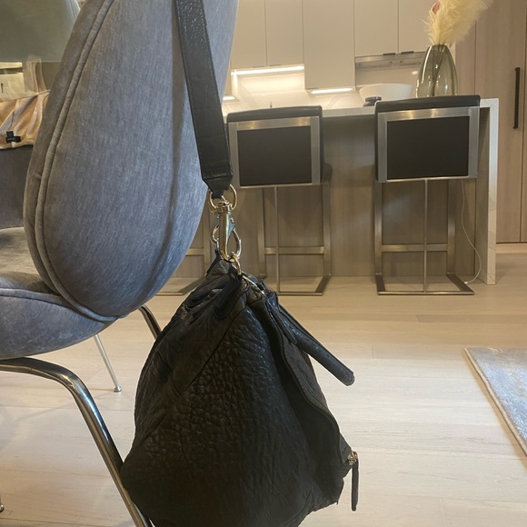 Givenchy Black Pandora sheepskin leather large messenger bag - Picture 5 of 16